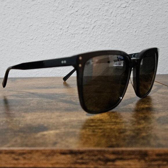 Maui Jim -- WESTSIDE -- MINT CONDITION !! - Picture 3 of 3